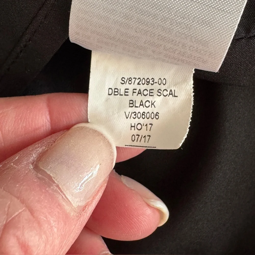 Banana Republic Black Scalloped Mini Skirt Size 8